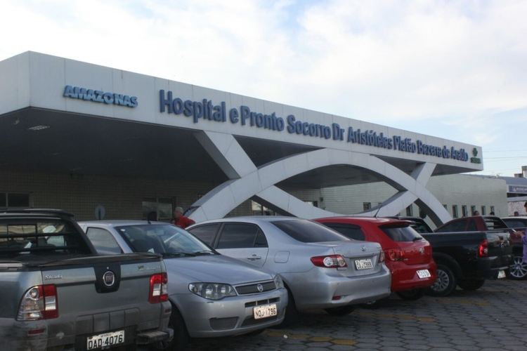 Homem morre após levar tesouradas em Manaus