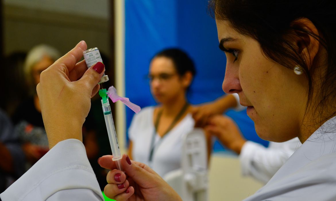 São Paulo atinge 100% da população vacinada com 1ª dose de vacina contra Covid-19