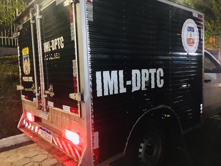 Homem morre ao levar facada durante discussão na Praça 14