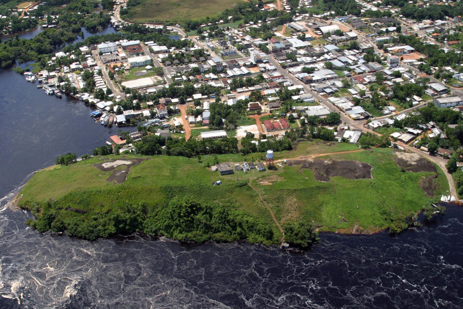 Justiça ordena que Amazonas Energia restabeleça serviço em município afetado por 'apagões'