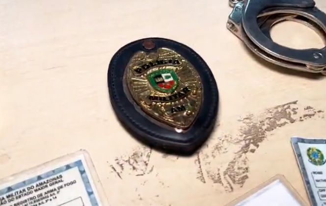 Ex-policial militar é preso ao tentar vender arma em Manaus