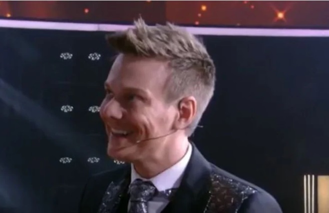 Michel Teló faz apelo após vencer pela 7ª vez o The Voice Brasil: 'não me demitam'