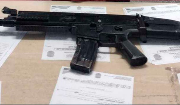 Assaltante é preso com fuzil falso em Manaus