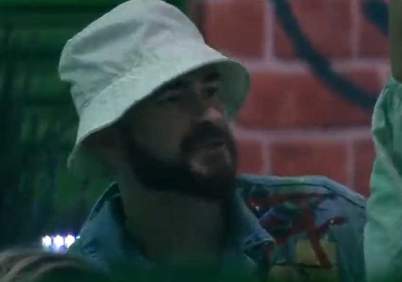 Vídeo: Fred Desimpedidos se irrita com Guimê: 'tu tira minha brisa'