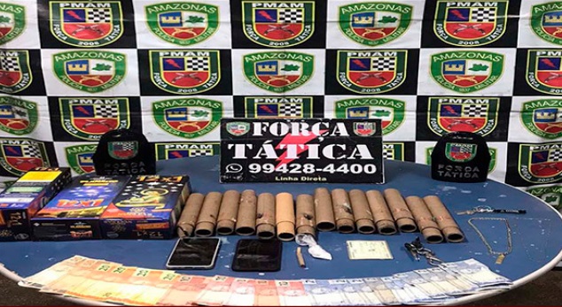 Integrantes de facção criminosa são presos com fogos e drogas no Amazonas