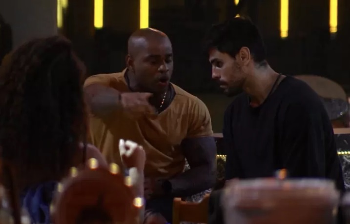 Vídeo: Cezar desabafa com Cara de Sapato sobre Ricardo: 'Imaturo'