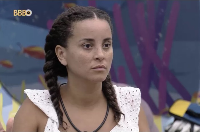 Vídeo: Domitila diz que Fred Desimpedidos tem medo de se posicionar: 'C* na seringa'