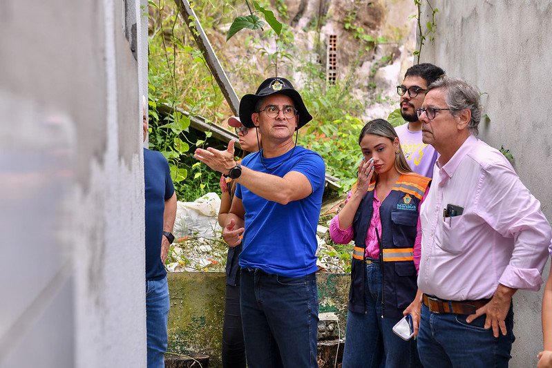 Prefeitura anuncia obra emergencial para conter deslizamento de terra em Manaus