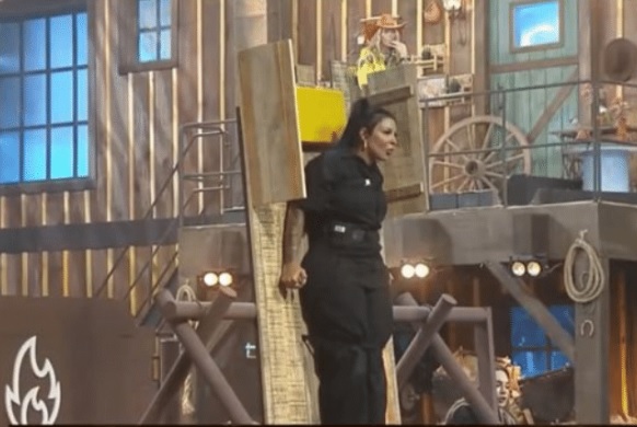 Jenny desmaia durante Prova de Fogo em A Fazenda