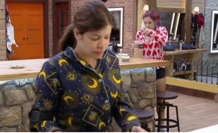 A Fazenda: Jaque revela medo após movimentar edredom com Lucas