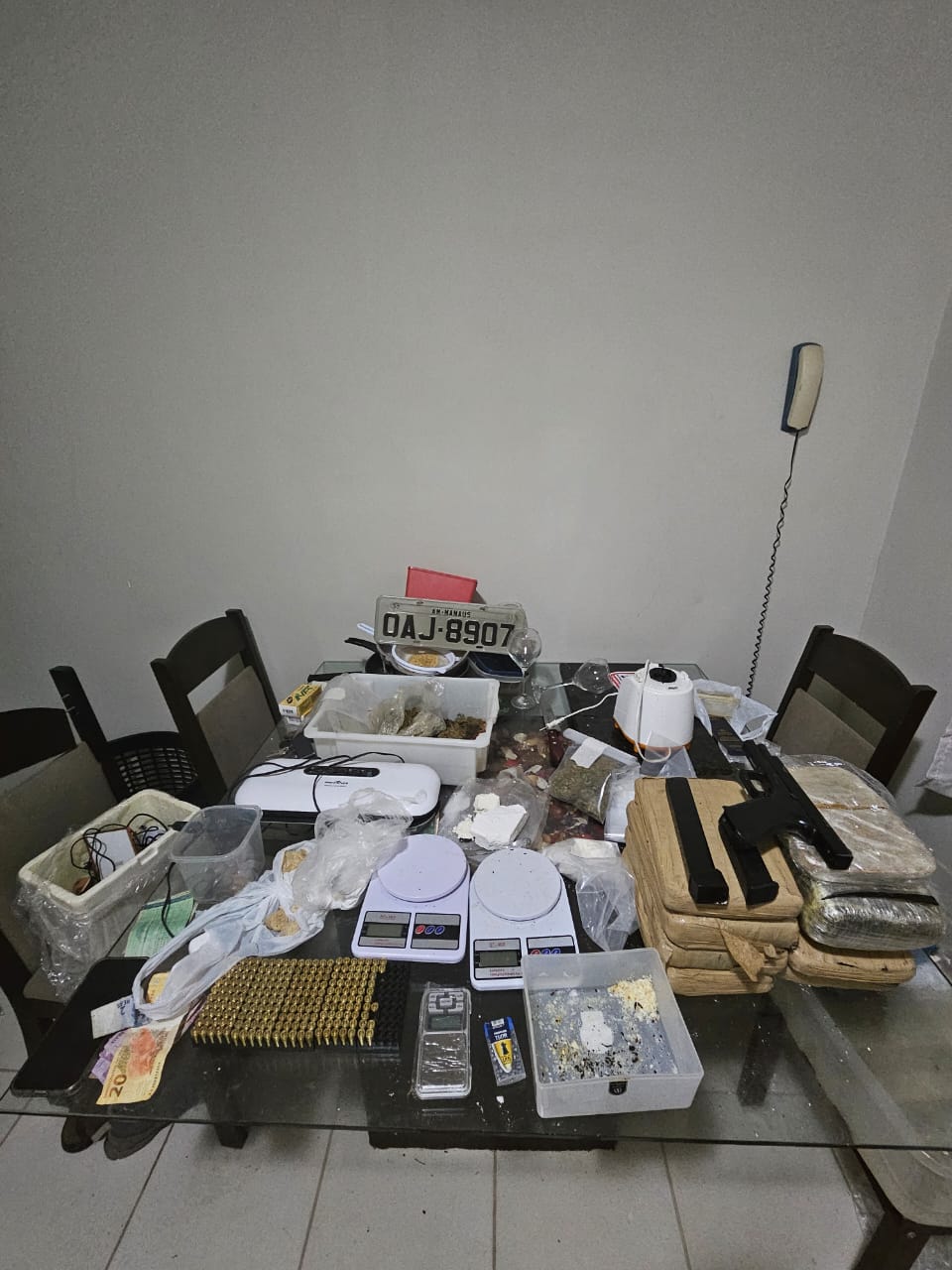 Operação Vila Mais Segura 2: suspeitos de tráfico de drogas são presos no Amazonas