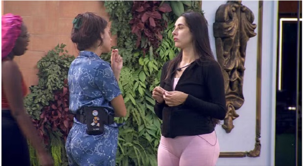 Deniziane diz que tem medo de 'brincar' com Matteus