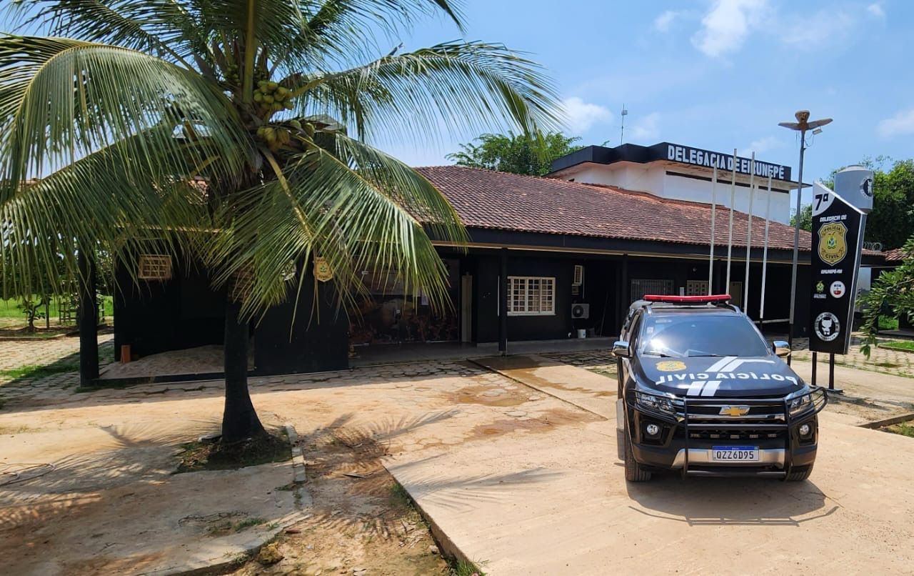 Pai e filho são presos por trocarem produtos roubados por drogas em Eirunepé