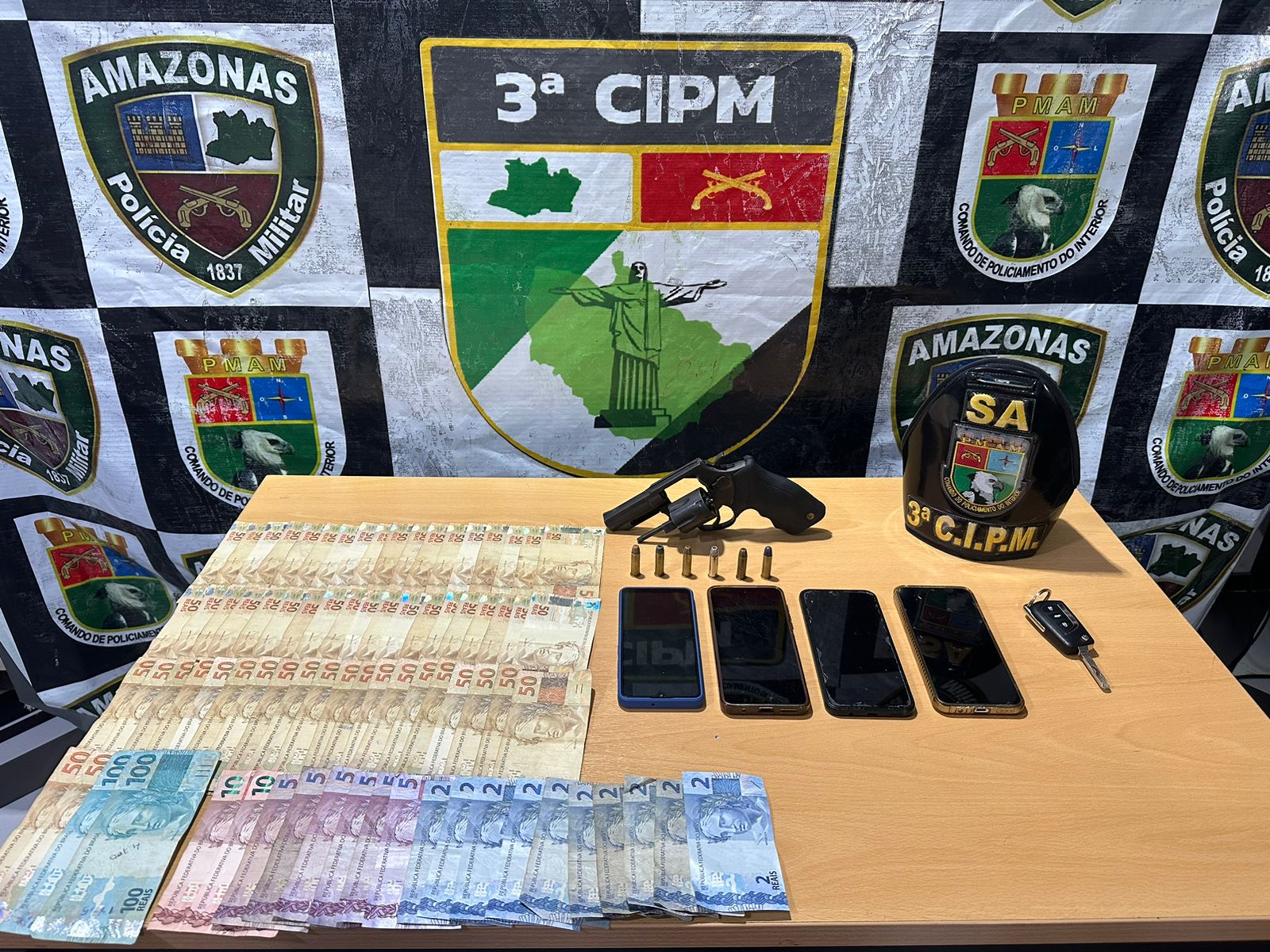 Integrantes de facção são presos após assalto a posto de combustíveis em Itacoatiara