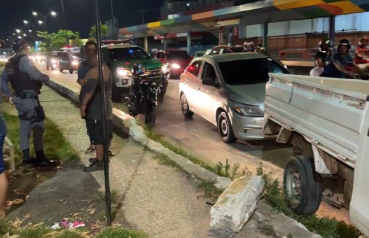 Motorista embriagado é preso após bater em dois carros em Manaus