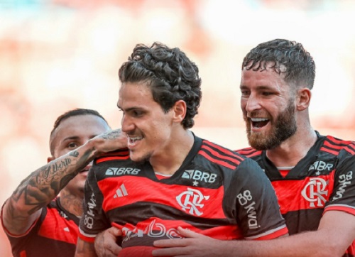 Flamengo se isola na liderança ao vencer Fluminense no Carioca
