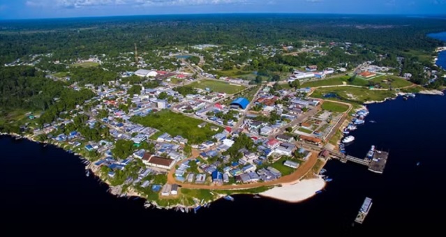 Mãe e filha morrem após barco naufragar em Santa Isabel do Rio Negro