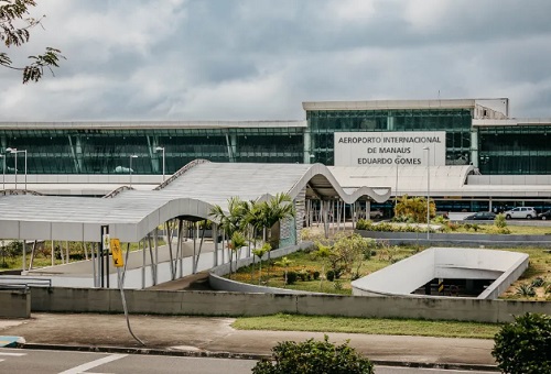 No Dia da Mulher, manicure é presa com 2,8 kg de drogas no aeroporto de Manaus