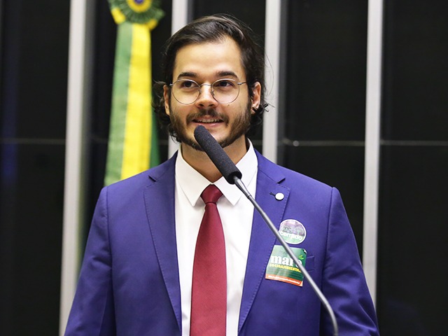 Deputado Túlio Gadêlha é criticado ao pedir eliminação de Leidy e alfinetar Bolsonaro