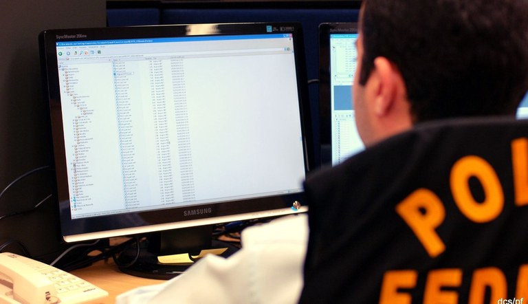 Interpol identifica e PF prende homem em Manaus por participar de grupos de pornografia infantil