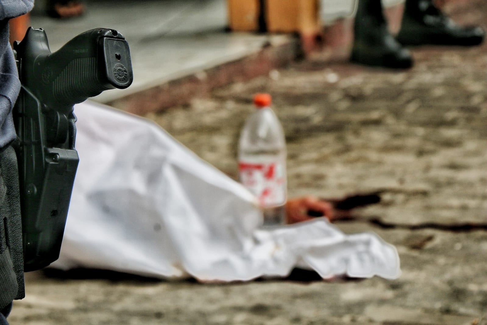 Churrasqueiro é executado a tiros em restaurante no Centro de Manaus