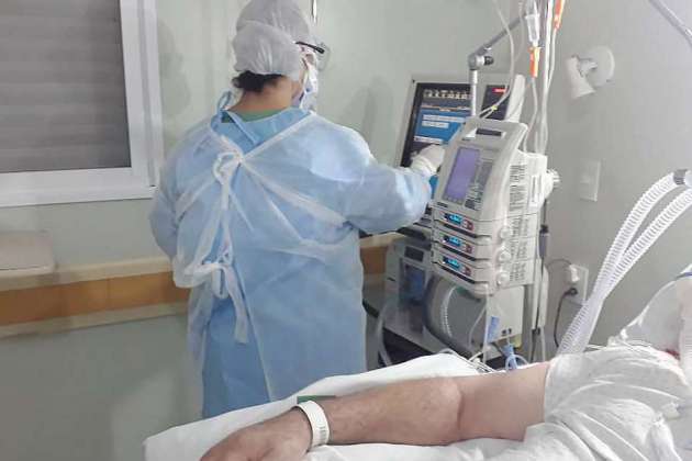 Mulher flagra amante ao tentar visitar marido com covid-19 em hospital