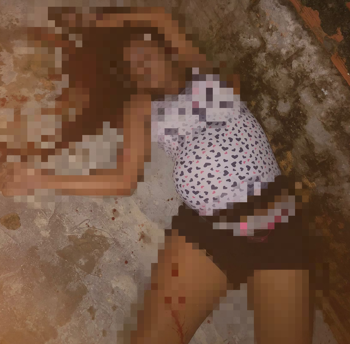 Mulher morta dentro de casa em Manaus estava grávida de 8 meses 