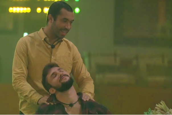 Arthur pede 'mordidinha' de Gil e clima esquenta no BBB21; veja vídeo
