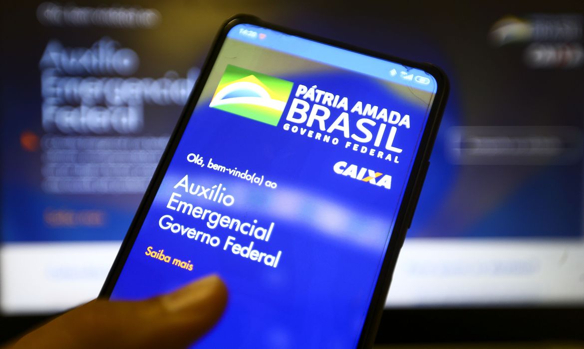 Nascidos em março recebem auxílio emergencial neste domingo