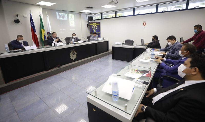 Deputados do Amazonas querem convocar conselheiros da Aneel para depor na CPI da Energia