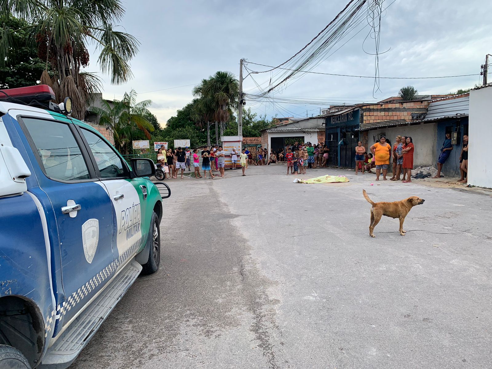 Homem é cravejado de balas por dupla em moto no Monte das Oliveiras