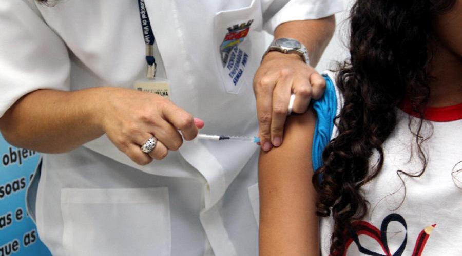 Semed e FCecon pretendem vacinar 87 mil alunos contra HPV em Manaus; vídeo