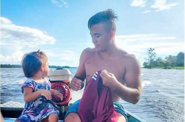 Buscas por pai e filha chegam ao 3º dia após naufrágio no Amazonas
