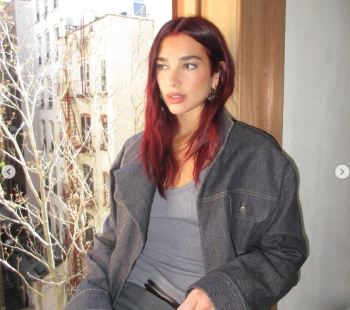 Bombas da Segunda Guerra Mundial são encontradas em mansão de Dua Lipa