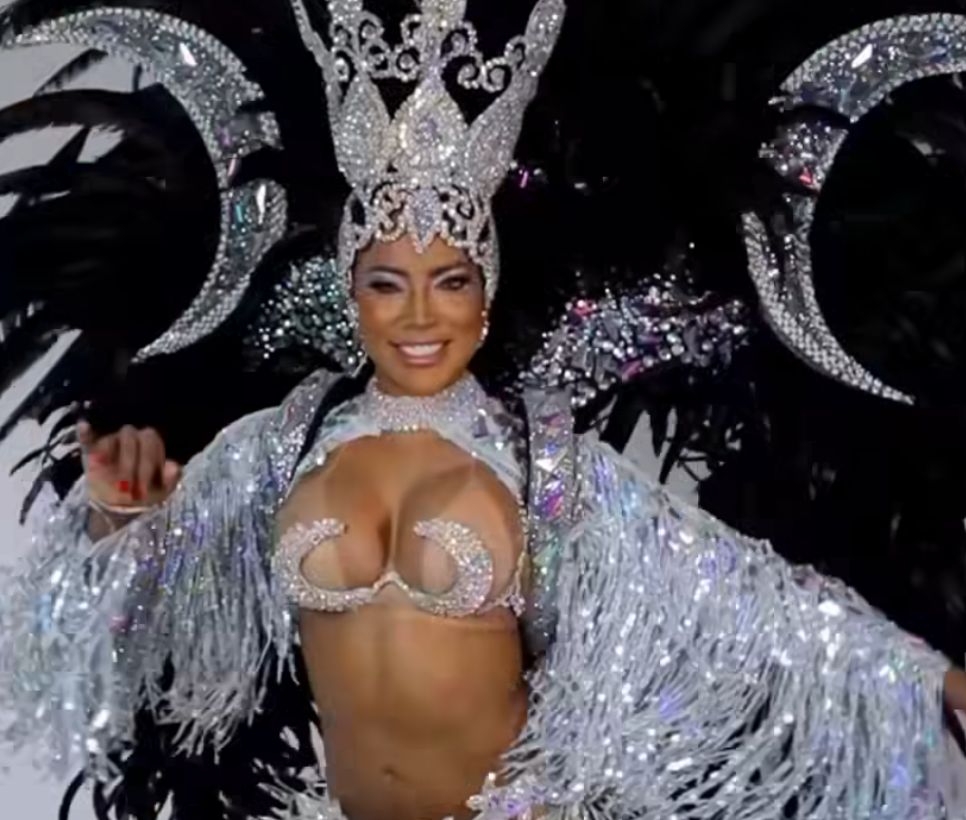 Andanças de Ciganos deslumbra sambódromo com apresentação sobre a criação do mundo