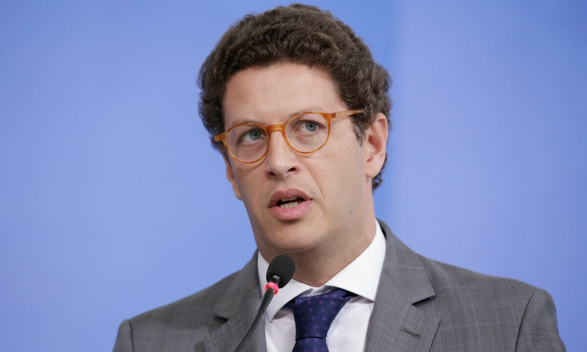 Ministro do Meio Ambiente Ricardo Salles é alvo de operação da PF