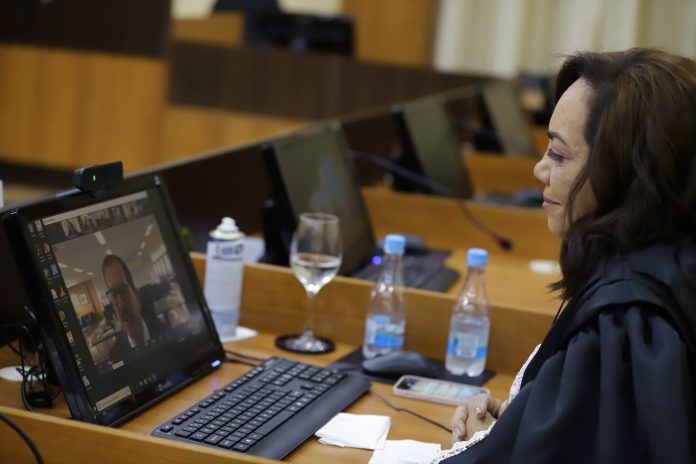 Servidor da saúde do Amazonas após aperfeiçoamento funcional tem direito à gratificação