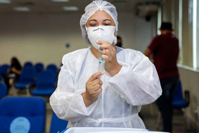 Vacinação para Covid a pais de filhos com deficiência é estendida; veja faixa etária