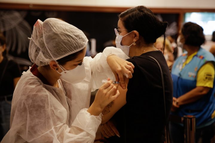 Manaus registra queda no número de faltosos da 2ª dose da vacina contra Covid-19