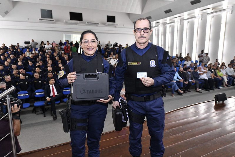 Nova Guarda Municipal recebe armamento letal em Manaus