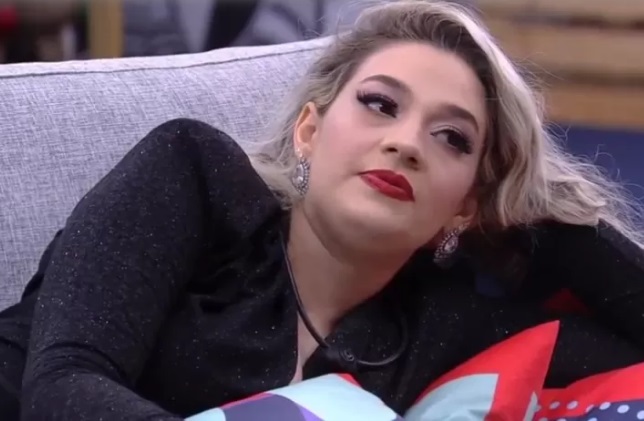 'Volto soltando foguetão pela boca do caneco', promete Marília no Quarto Secreto