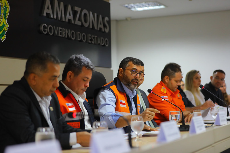 Wilson Lima anuncia criação de grupos de combate a incêndios em 21 municípios do Amazonas