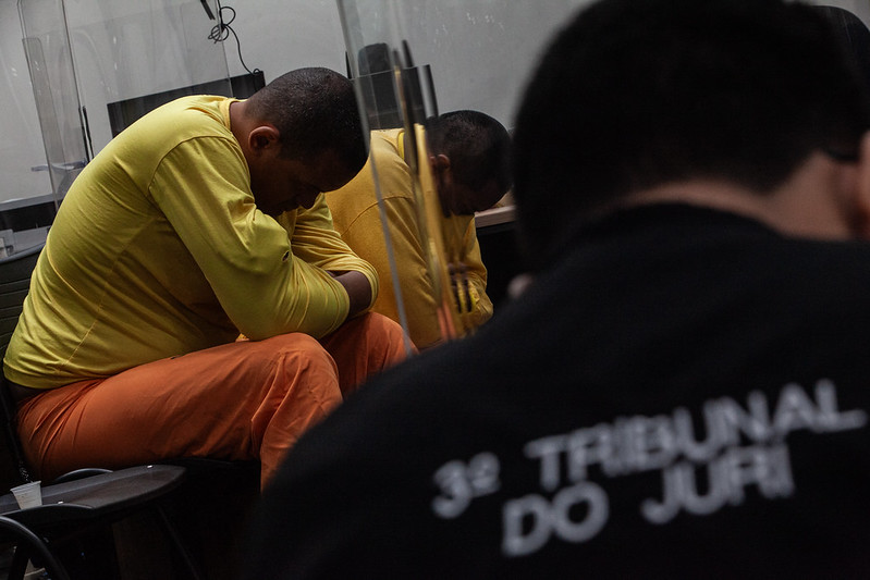 Dupla é condenada por reagir à prisão e tentar matar policiais civis no Tarumã