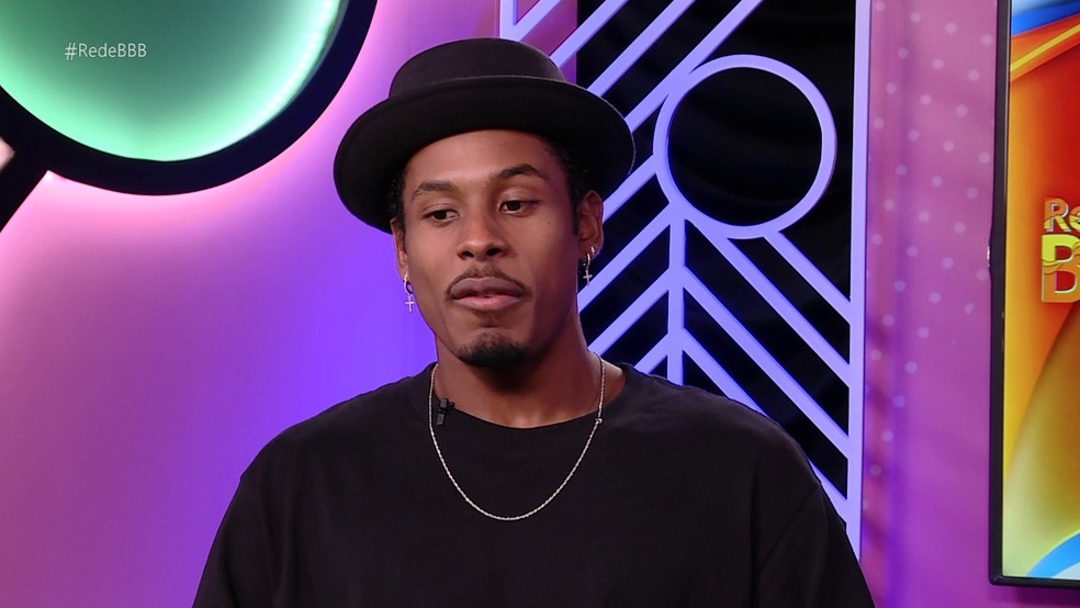 Vice-campeão do BBB22, PA chora ao rever filho e pergunta pela ex