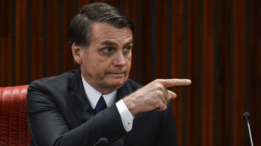 Bolsonaro vai ao Acre para visitar região atingida por enchentes