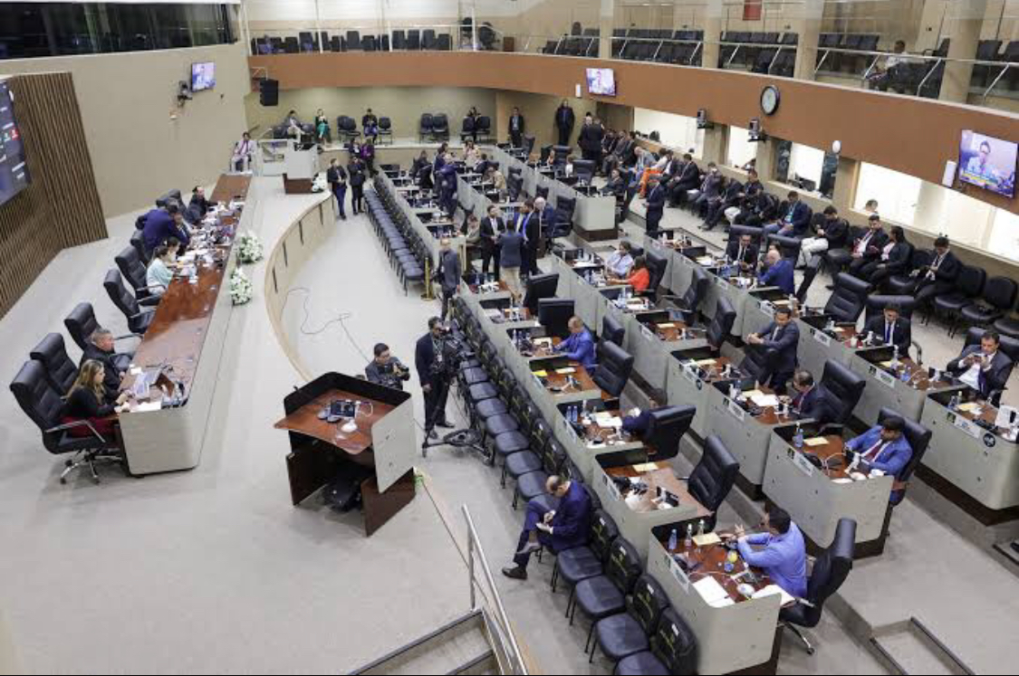 Prazo da Janela Partidária encerra hoje; confira vereadores da CMM que trocaram de partido