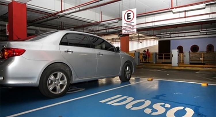 Projeto de Lei quer garantir meia tarifa para idosos em estacionamentos no Amazonas