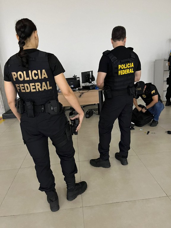 Delegado do Amazonas é preso pela PF suspeito de vender bens apreendidos em operações 