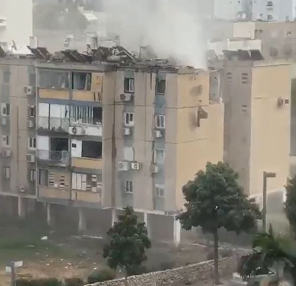 Guerra em Israel: Foguete atinge prédio e deixa quatro feridos em Tel Aviv