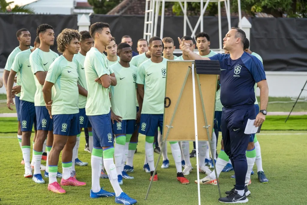 Saiba onde assistir Brasil x Equador pelas oitavas de final da Copa do Mundo Sub-17